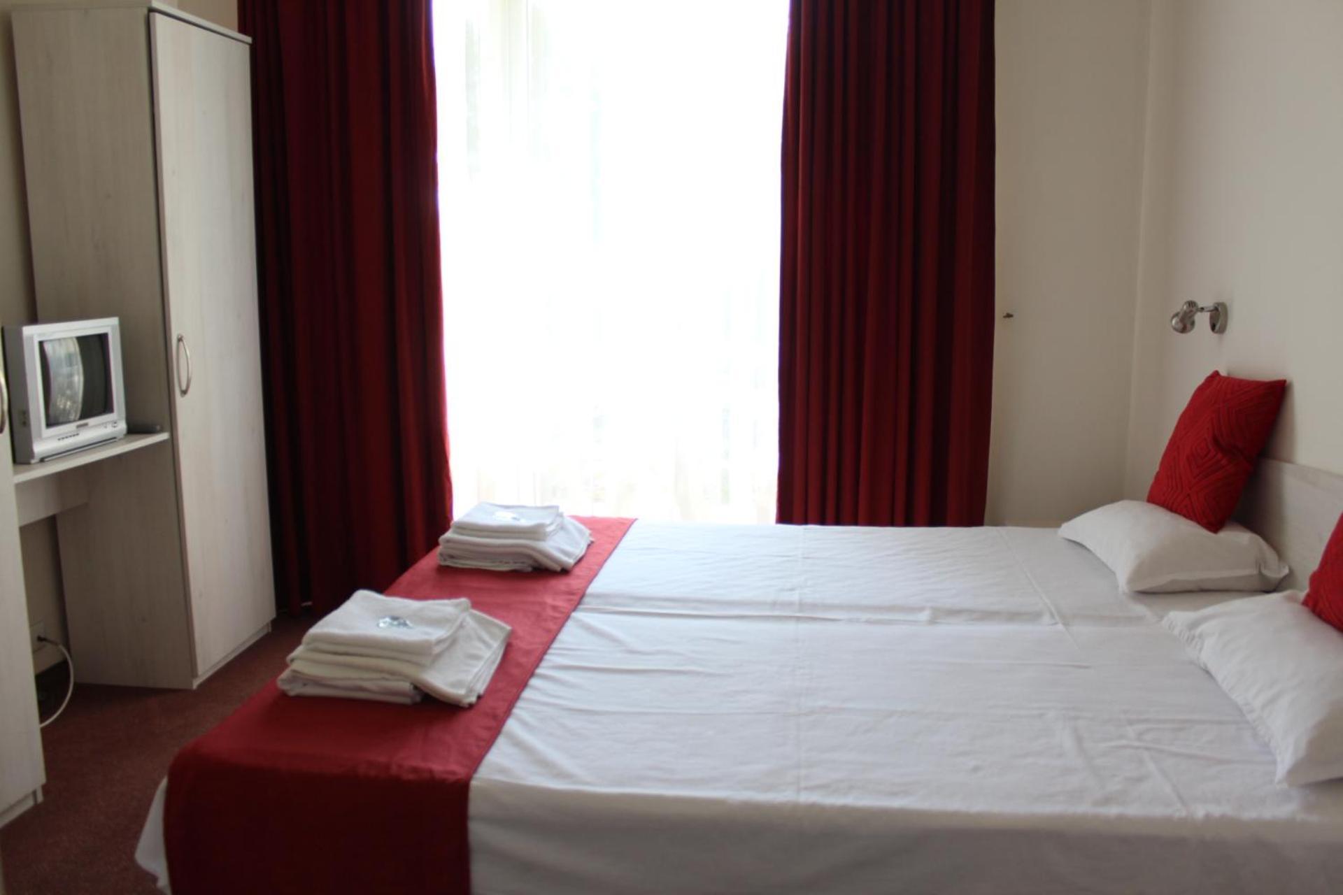 Complex Pika Hotel Golden Sands Quarto foto
